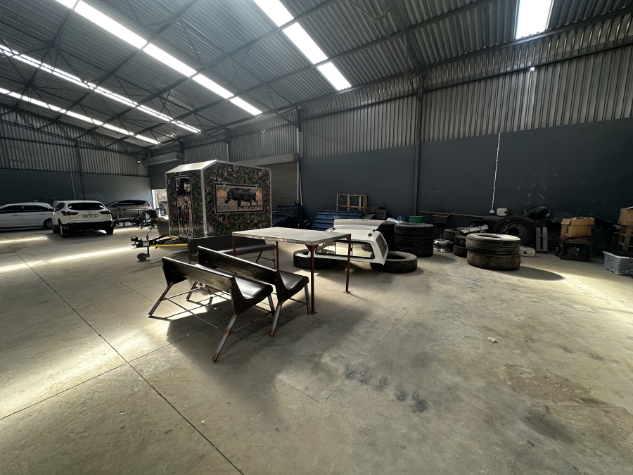 To Let Commercial Property for Rent in Wilsonia Eastern Cape